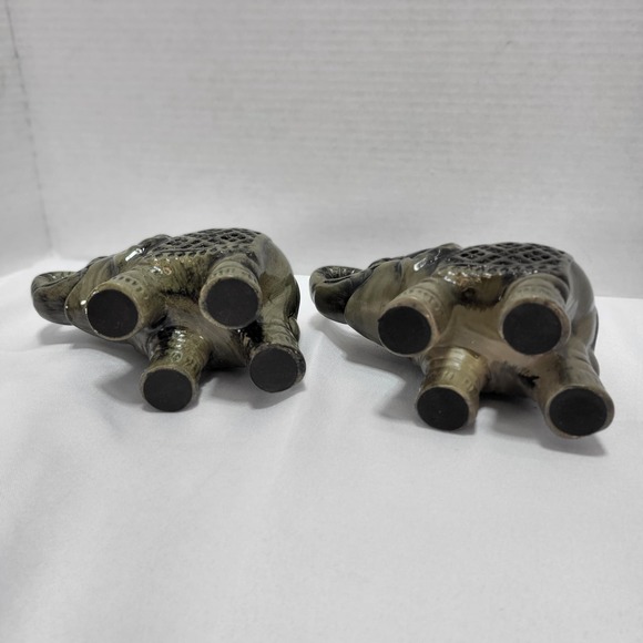 Pair of Grey Ceramic Elephant Tealight Candle Holder figurines - Picture 5 of 8